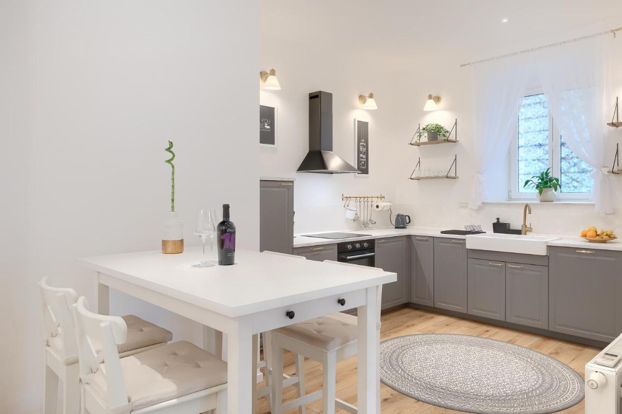 רייקה Calafati Apartment With Free Private Parking מראה חיצוני תמונה