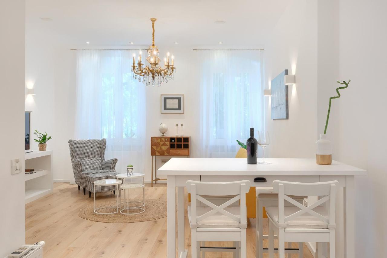 רייקה Calafati Apartment With Free Private Parking מראה חיצוני תמונה