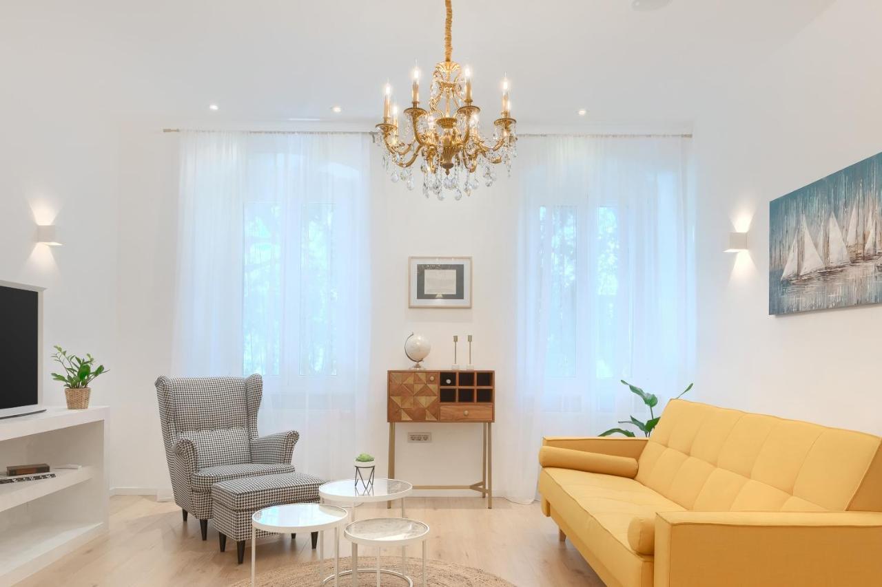 רייקה Calafati Apartment With Free Private Parking מראה חיצוני תמונה