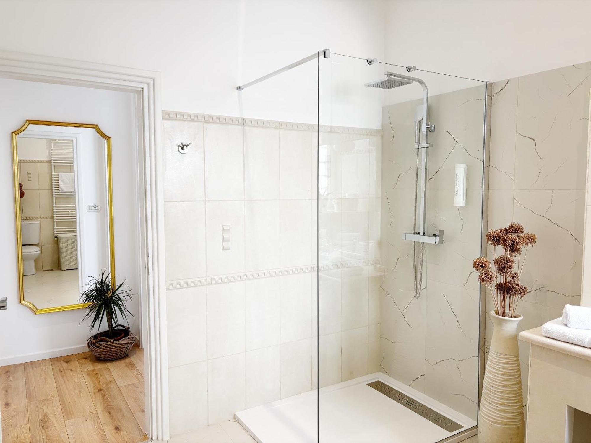 רייקה Calafati Apartment With Free Private Parking מראה חיצוני תמונה