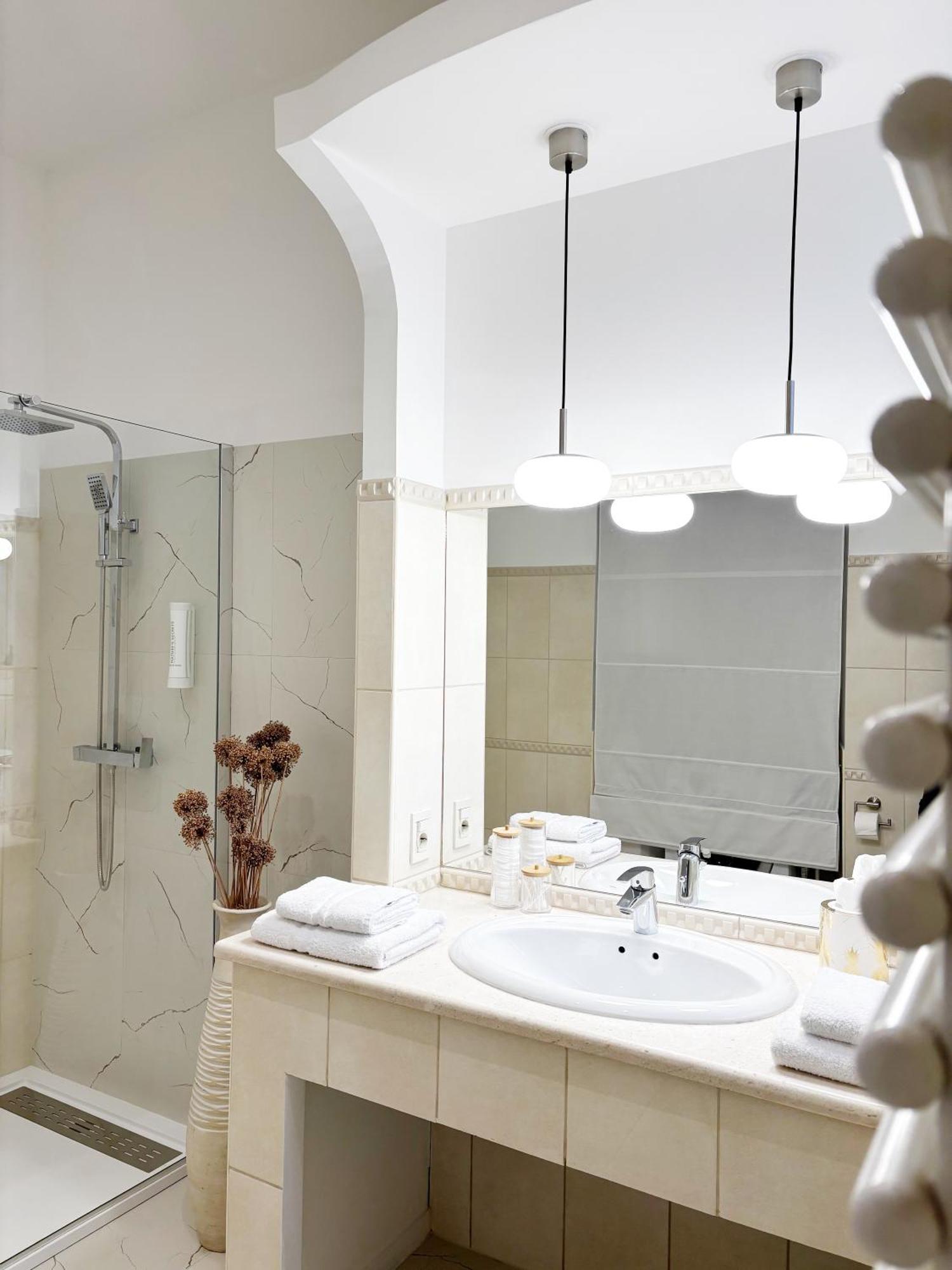 רייקה Calafati Apartment With Free Private Parking מראה חיצוני תמונה